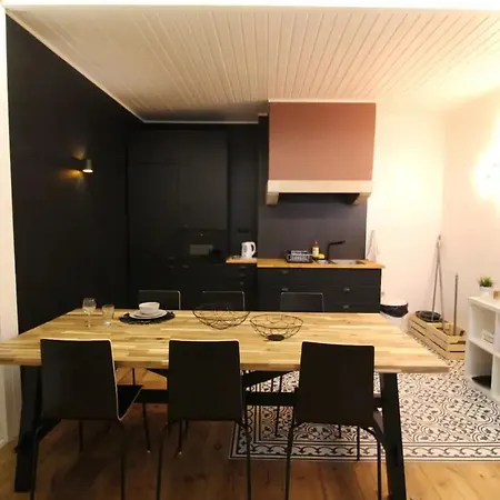 Lovely 1 Bedroom With Patio In *