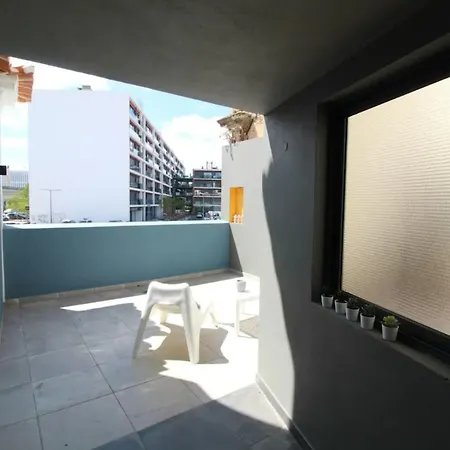 Lovely 1 Bedroom With Patio In