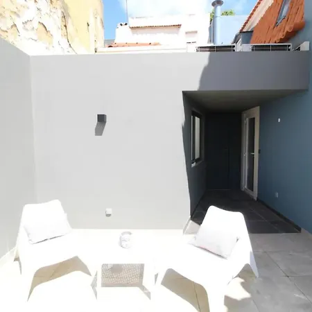 Lovely 1 Bedroom With Patio In *